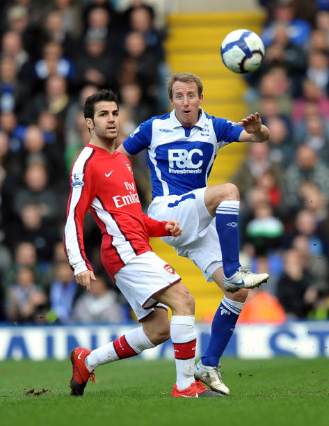 提出了关于 提出了关于